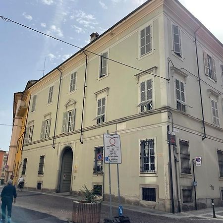 Апартаменты Minimal Loft In Centro A Пьяченца Экстерьер фото