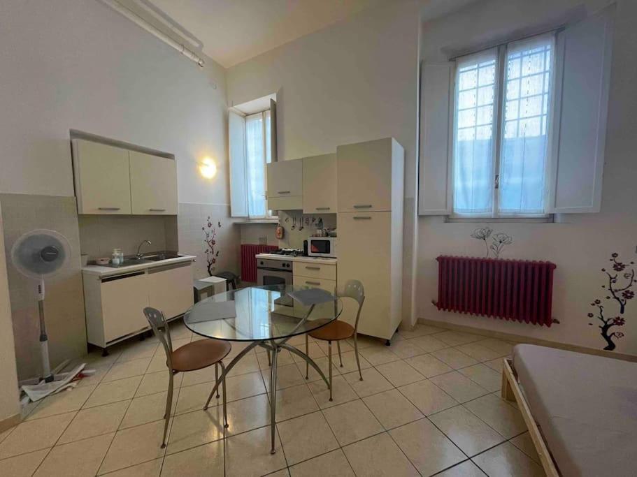 Апартаменты Minimal Loft In Centro A Пьяченца Экстерьер фото